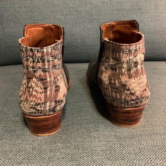 The Root Collective Espe Boot - Dusk leather & icat fabric - Size 8 - Picture 2 of 5